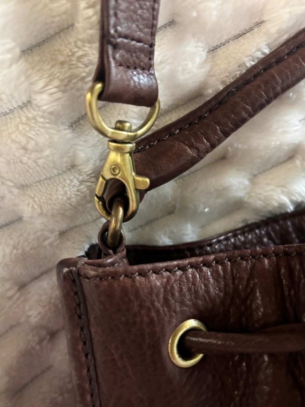 Fossil Brown Pebbled Leather Bucket Bag Drawstring Shoulder Crossbody - Picture 3 of 10